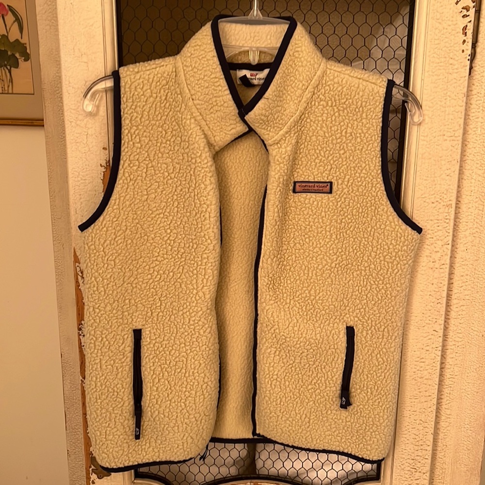EUC Vineyard Vines Kids Size 14 Fleece vest